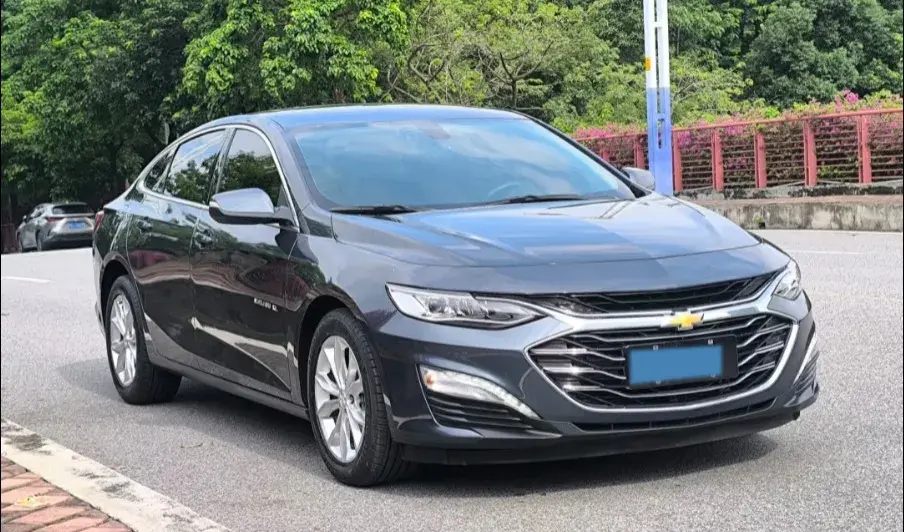2020 CHEVROLET MALIBU thumbnail 3