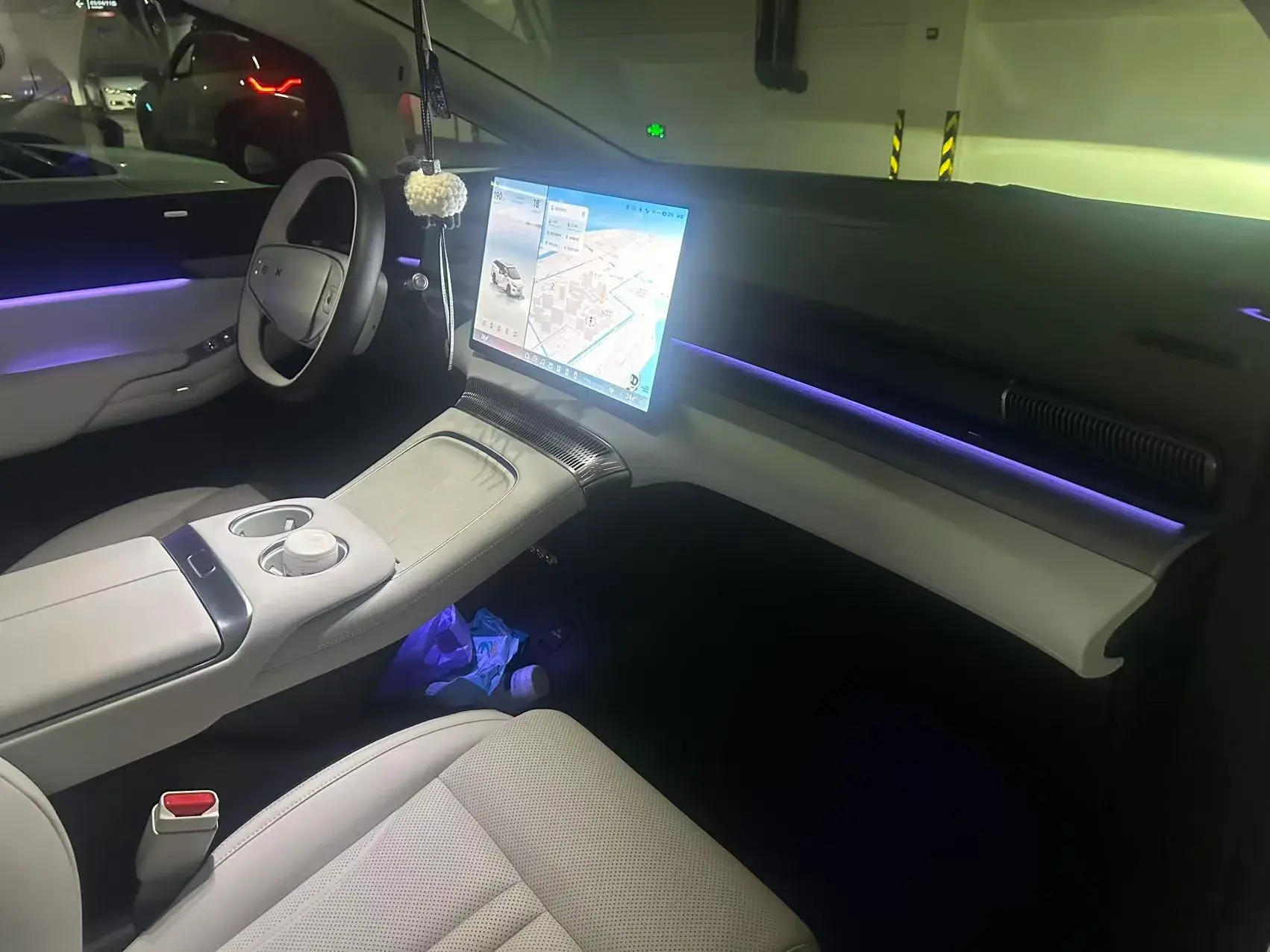 2024 XPENG X9 thumbnail 2