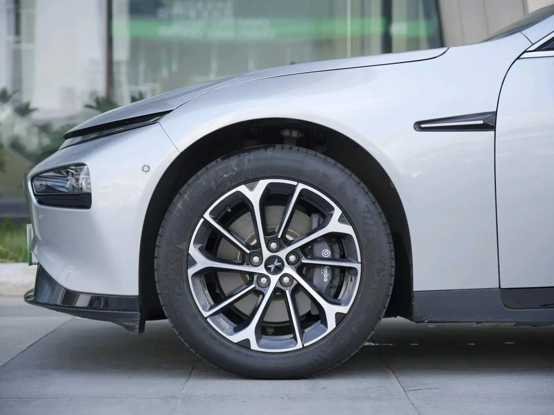 2020 XPENG P7 thumbnail 3