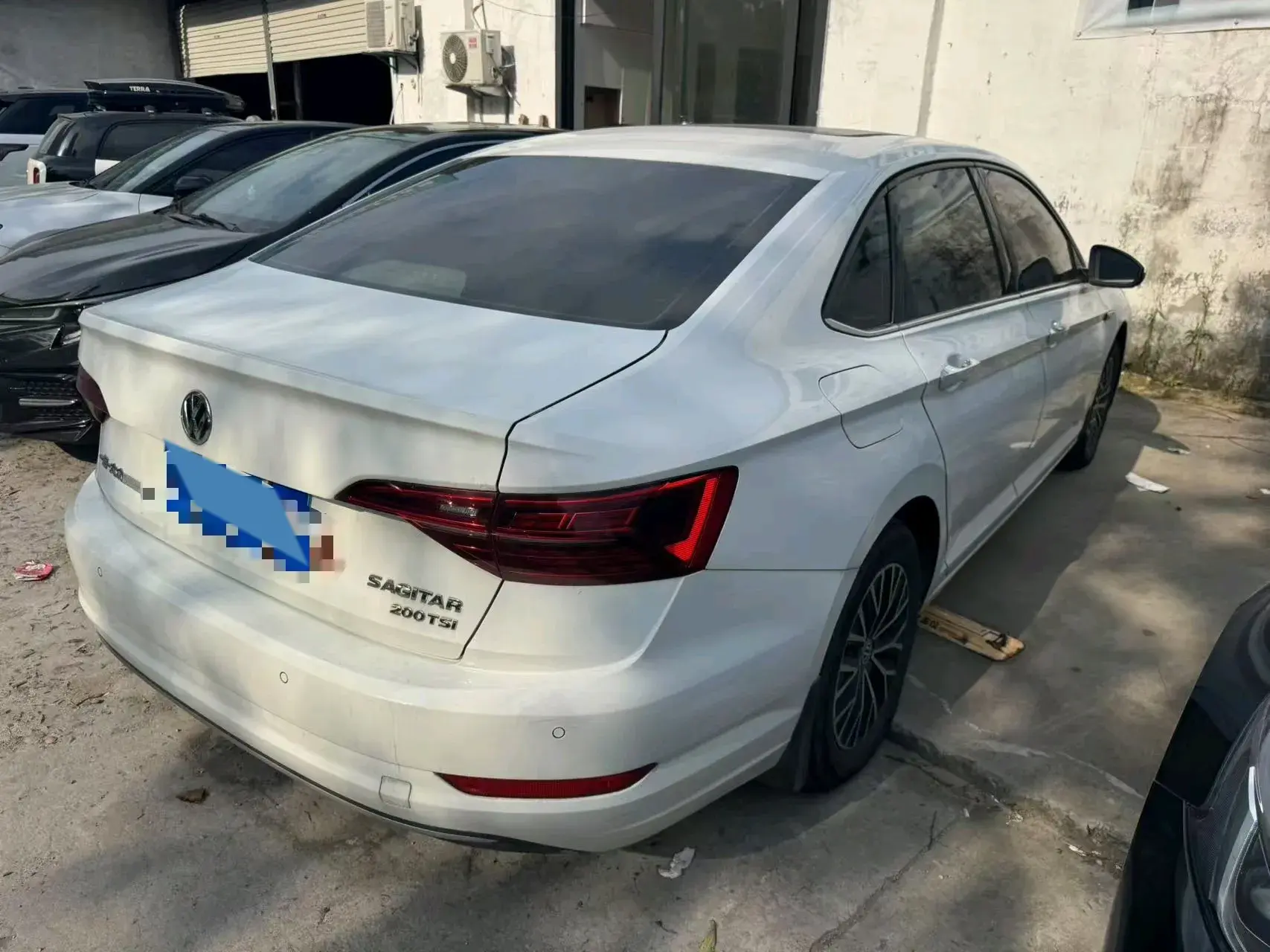 2019 VOLKSWAGEN SAGITAR thumbnail 3