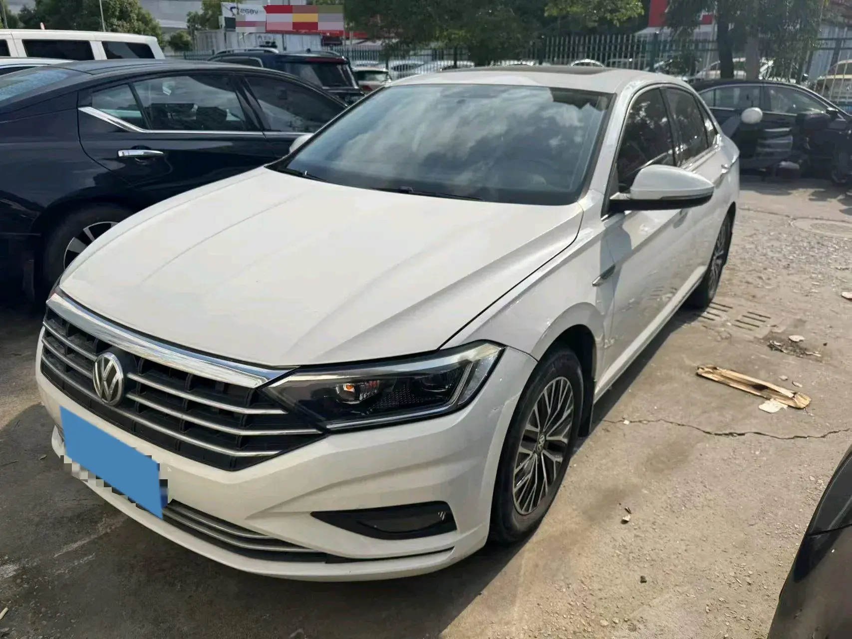 2019 VOLKSWAGEN SAGITAR view 1