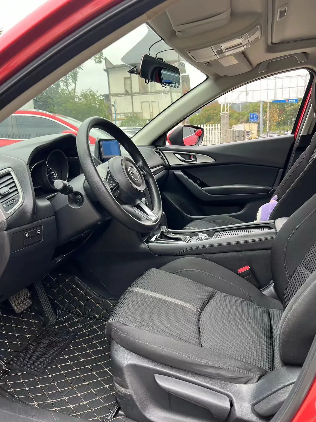 2017 MAZDA 3 thumbnail 4