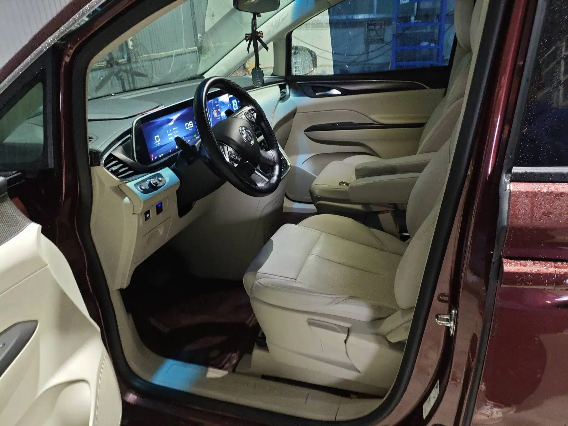 2023 BUICK GL8 thumbnail 3