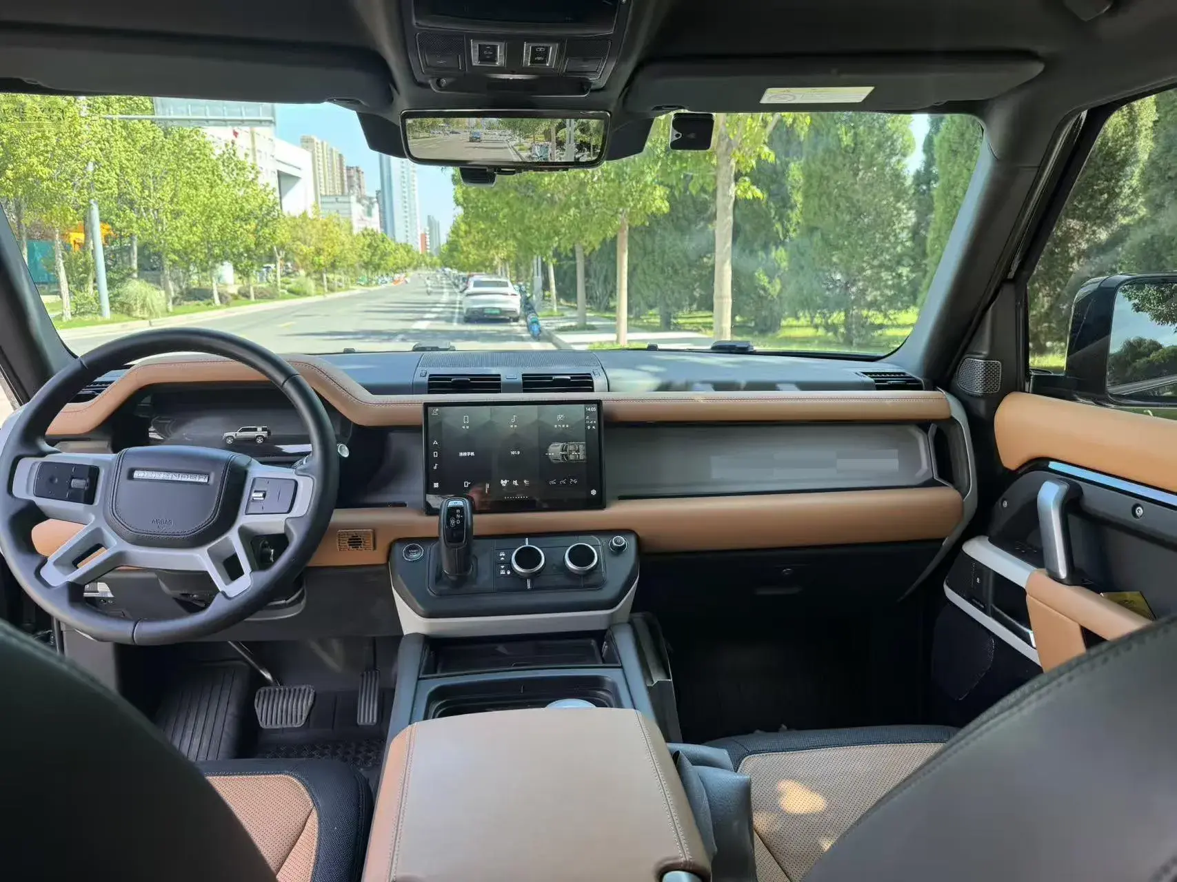 2023 LAND ROVER thumbnail 3