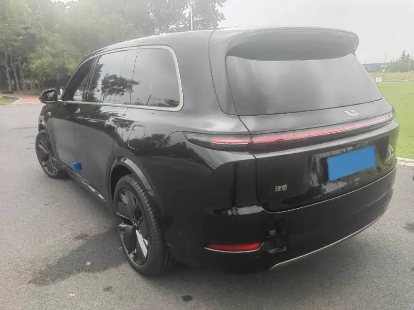 2025 LI L9 thumbnail 4