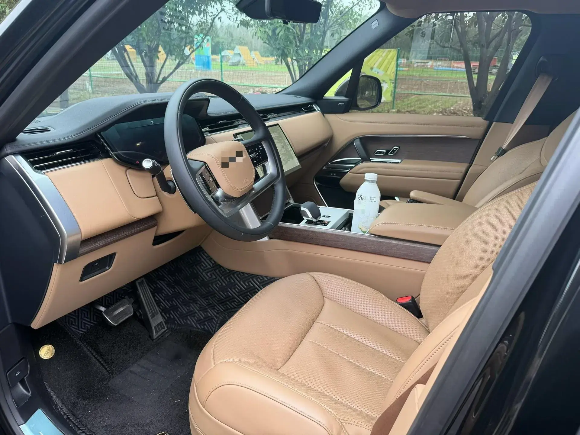 2025 LAND ROVER thumbnail 3