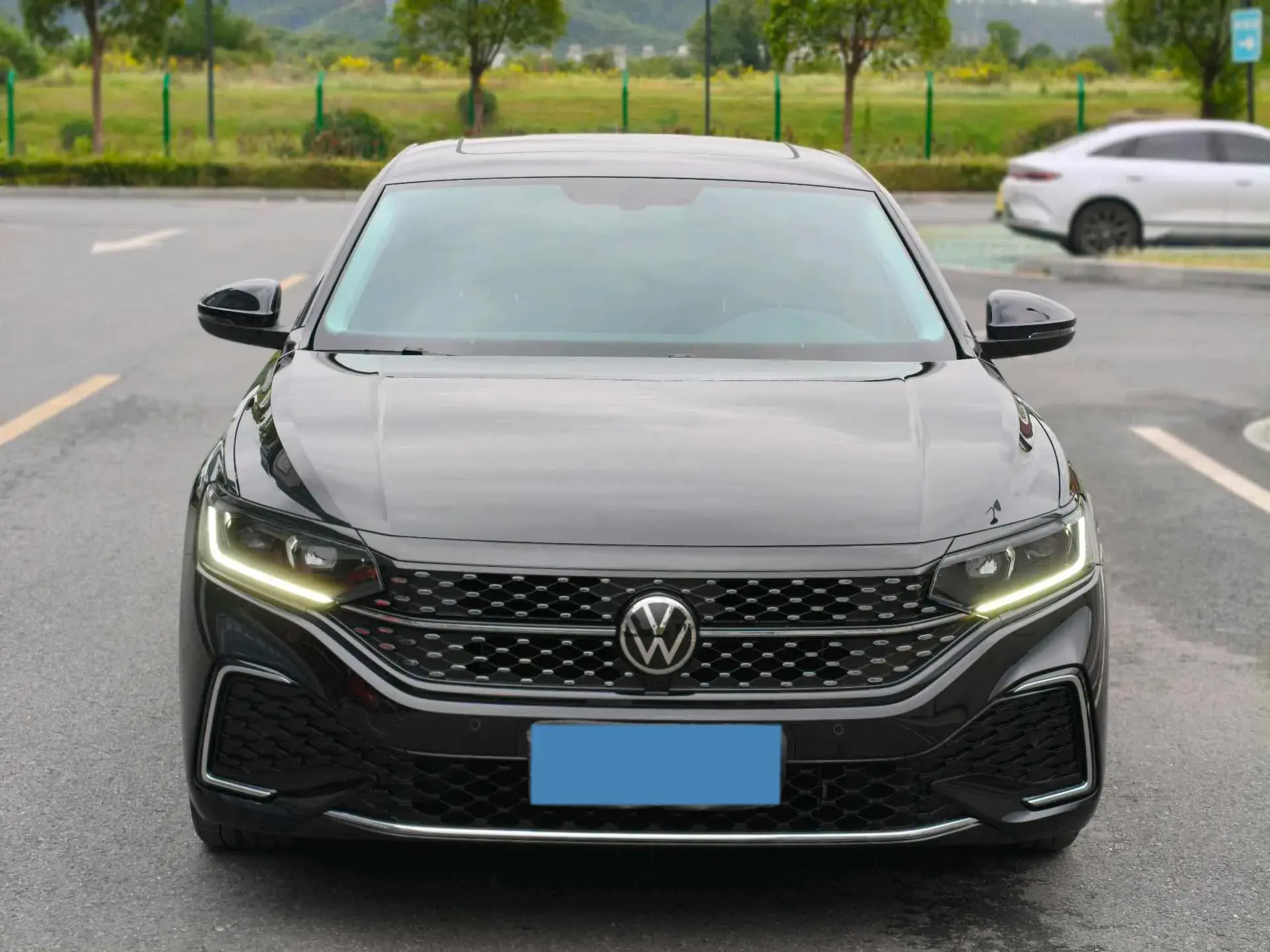 2024 VOLKSWAGEN PASSAT thumbnail 2