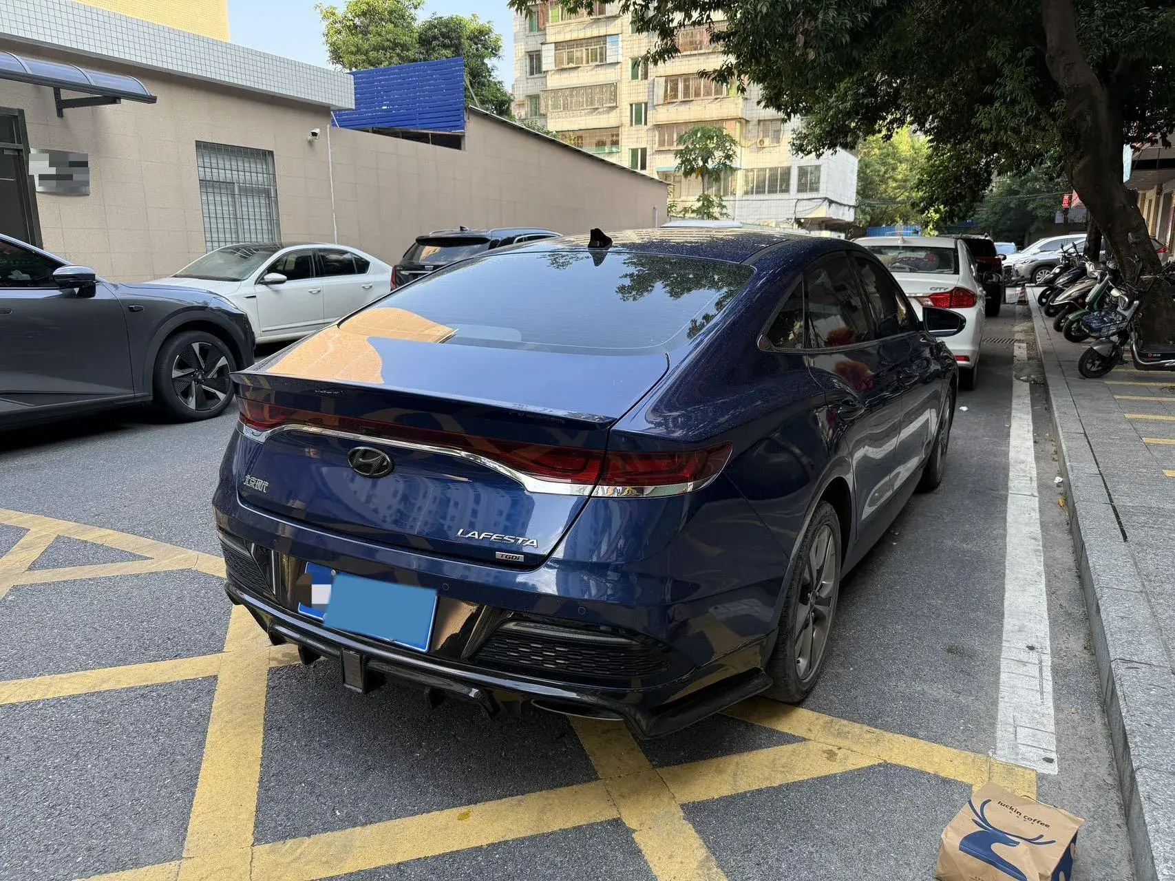 2019 HYUNDAI LA thumbnail 4