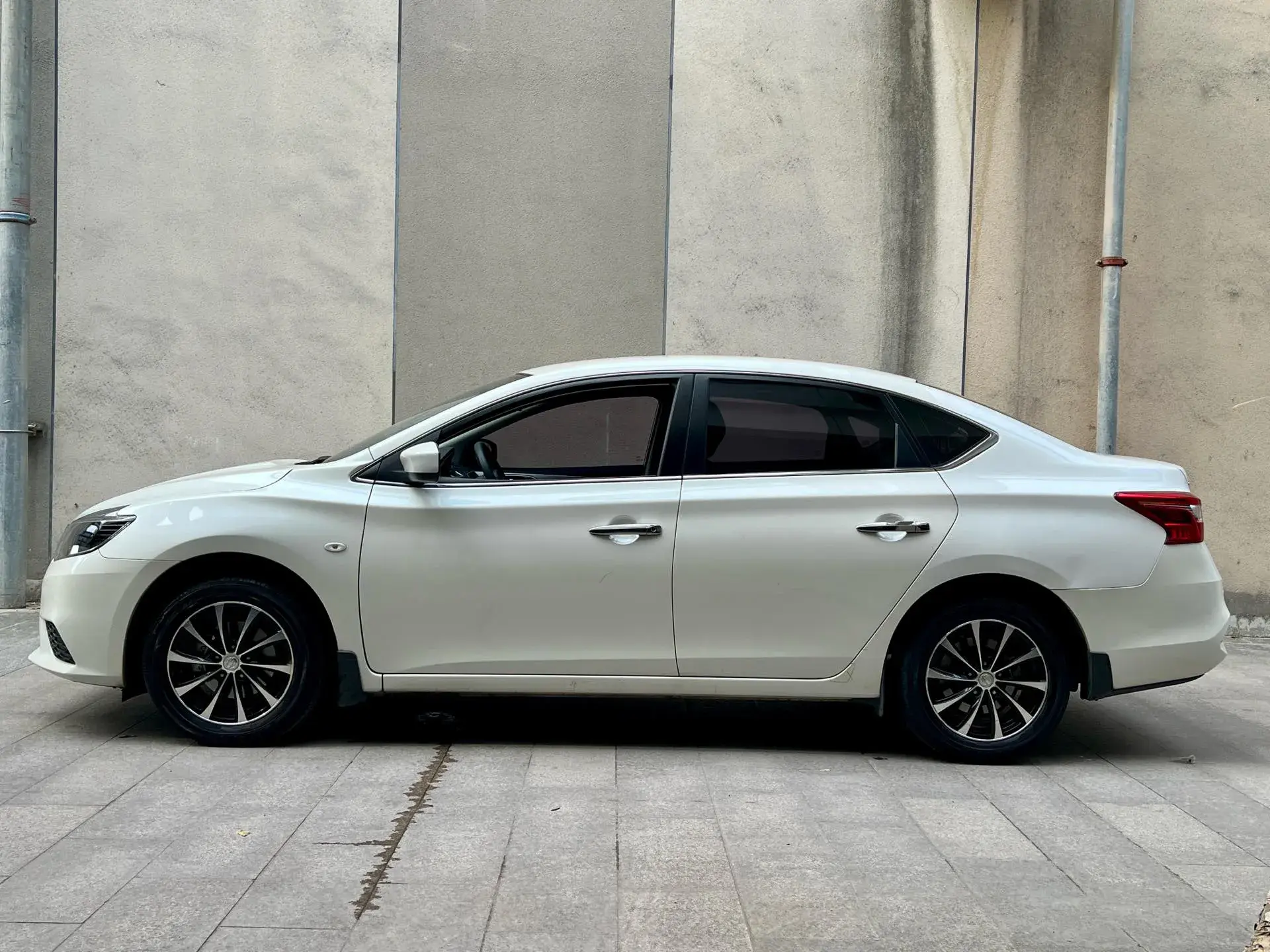 2021 NISSAN SYLPHY thumbnail 4