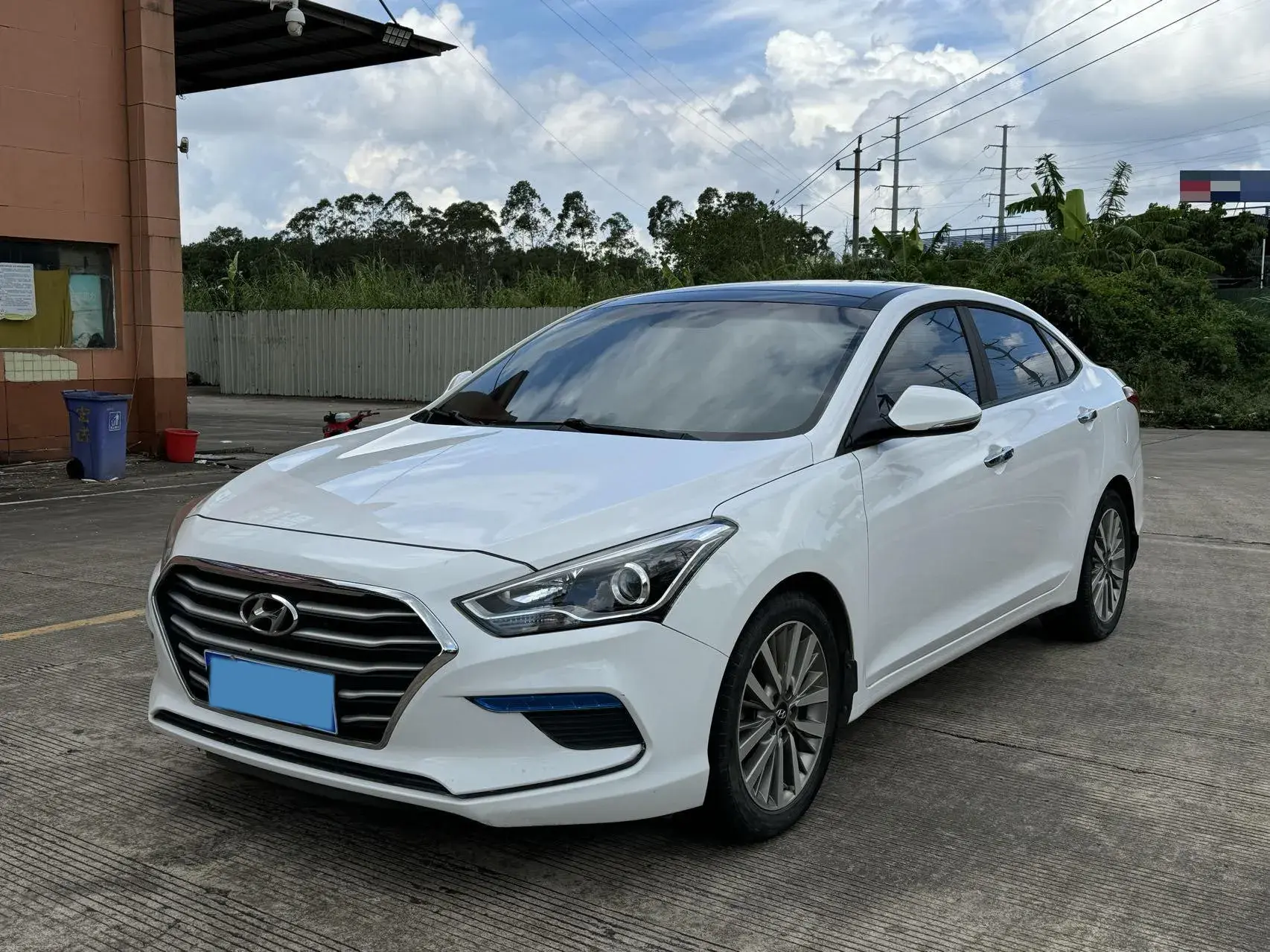 2017 HYUNDAI MISTRA view 1