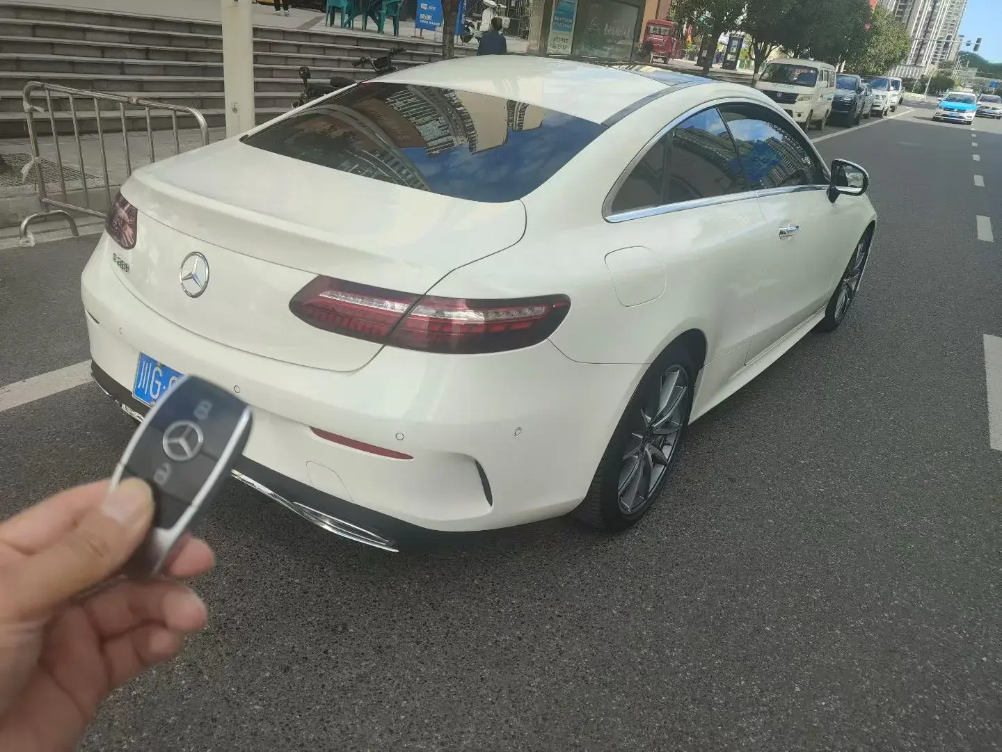 2021 MERCEDES-BENZ E thumbnail 4