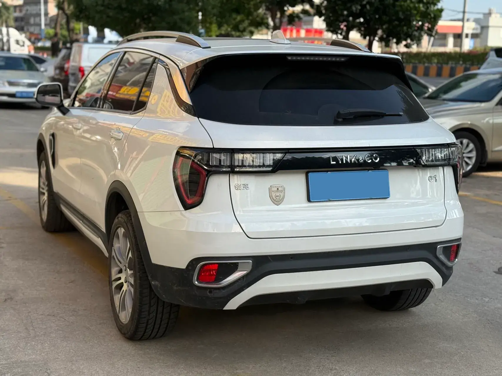 2019 LYNK&CO 01 thumbnail 4
