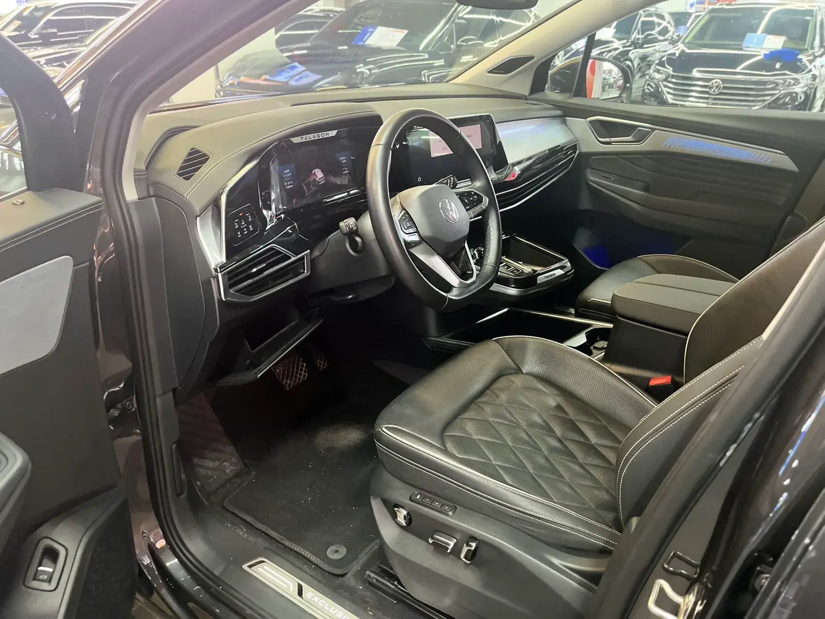 2023 VOLKSWAGEN TALAGON thumbnail 4