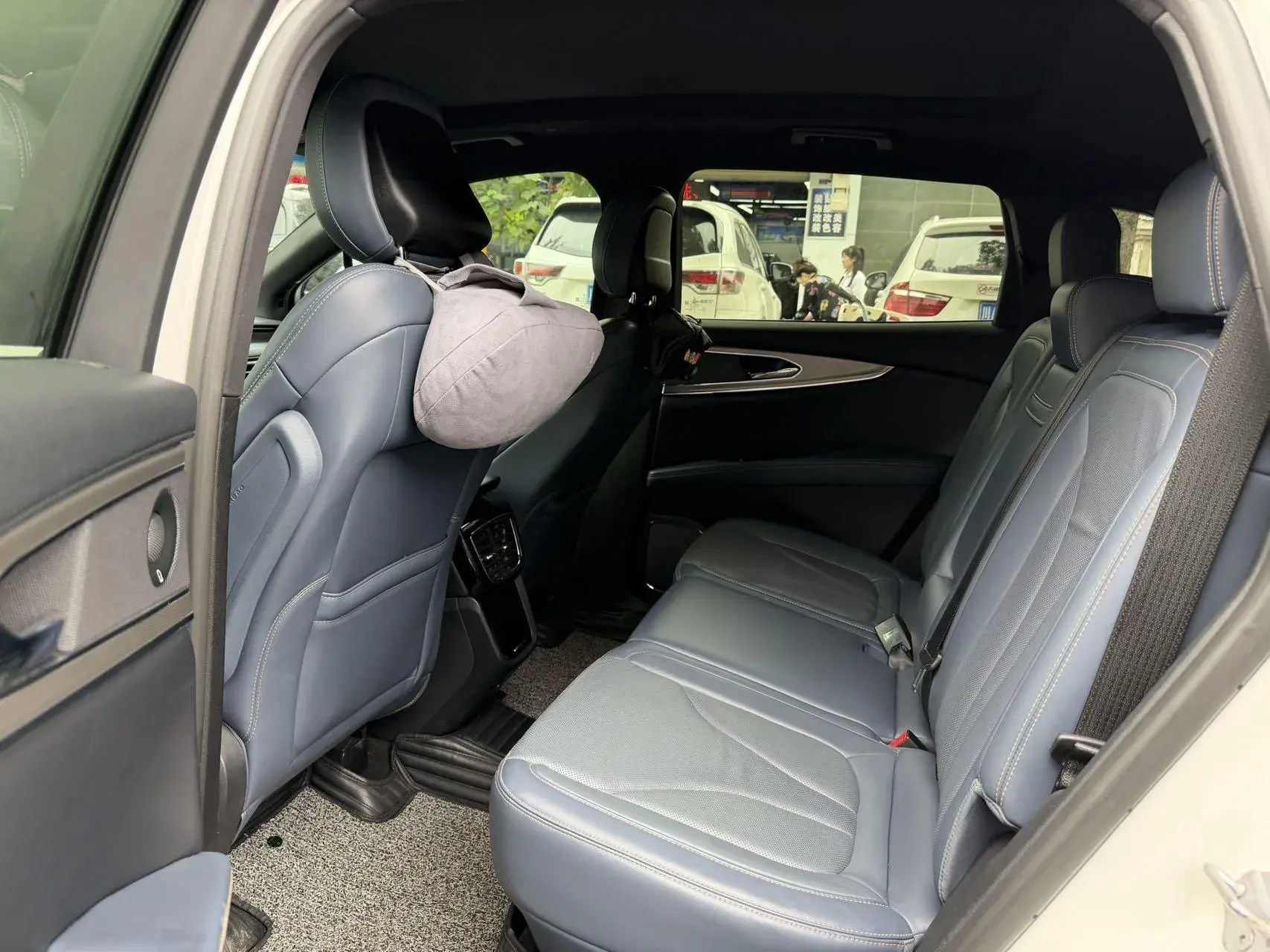 2021 LINCOLN NAUTILUS thumbnail 4