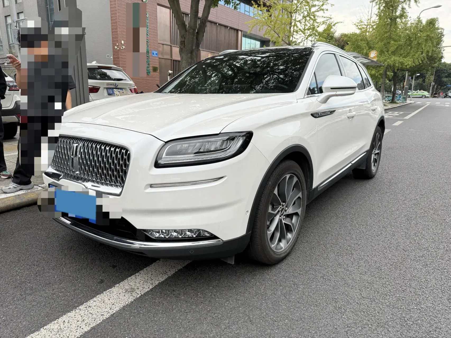 2021 LINCOLN NAUTILUS view 1