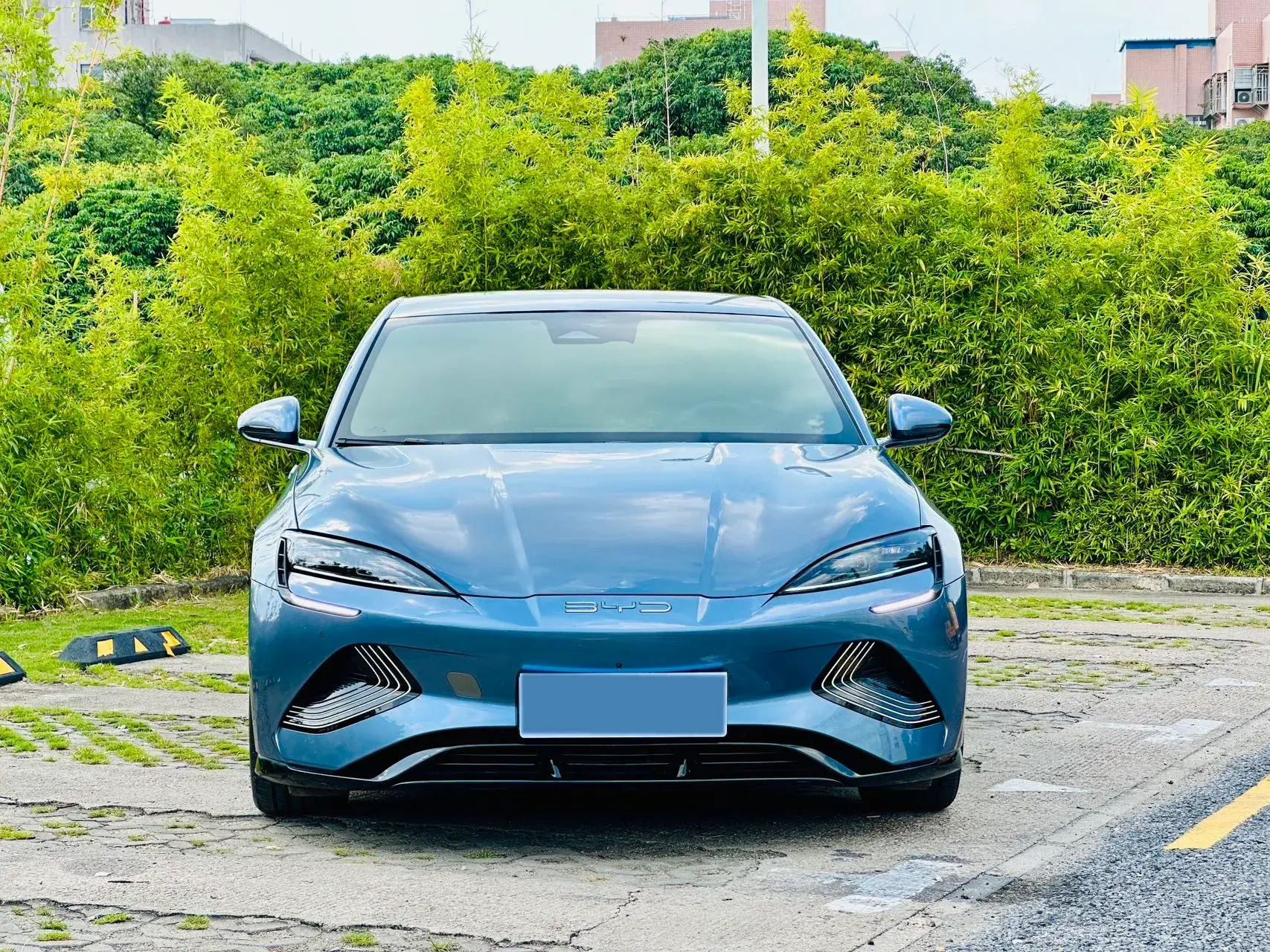 2023 BYD SEAL thumbnail 2