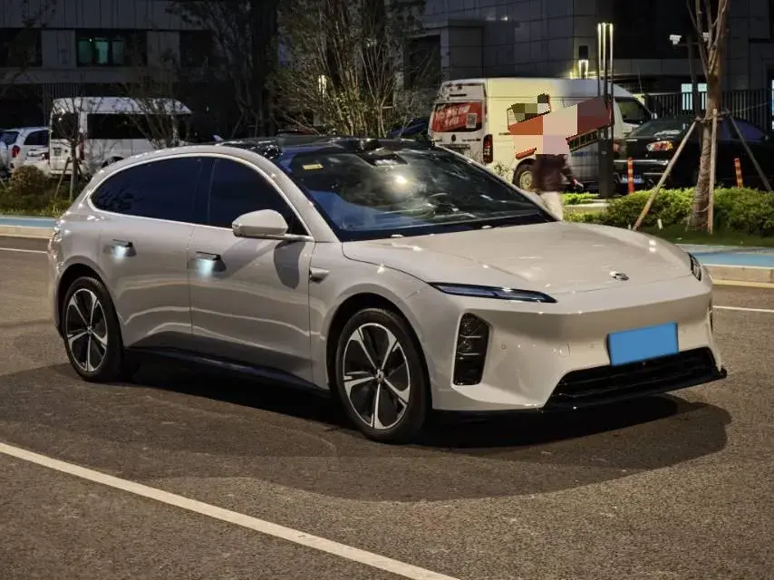 2024 NIO ET5T thumbnail 3