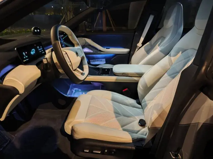 2024 NIO ET5T thumbnail 4