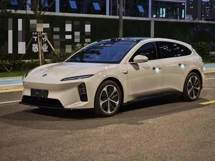 2024 NIO ET5T view 1