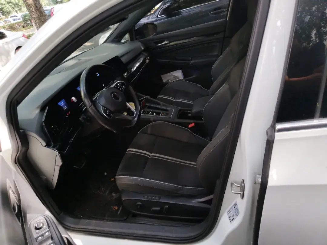 2021 VOLKSWAGEN GOLF thumbnail 3