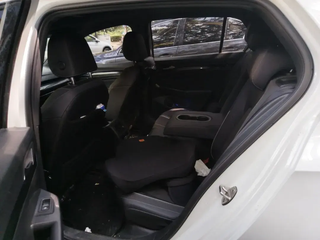 2021 VOLKSWAGEN GOLF thumbnail 4