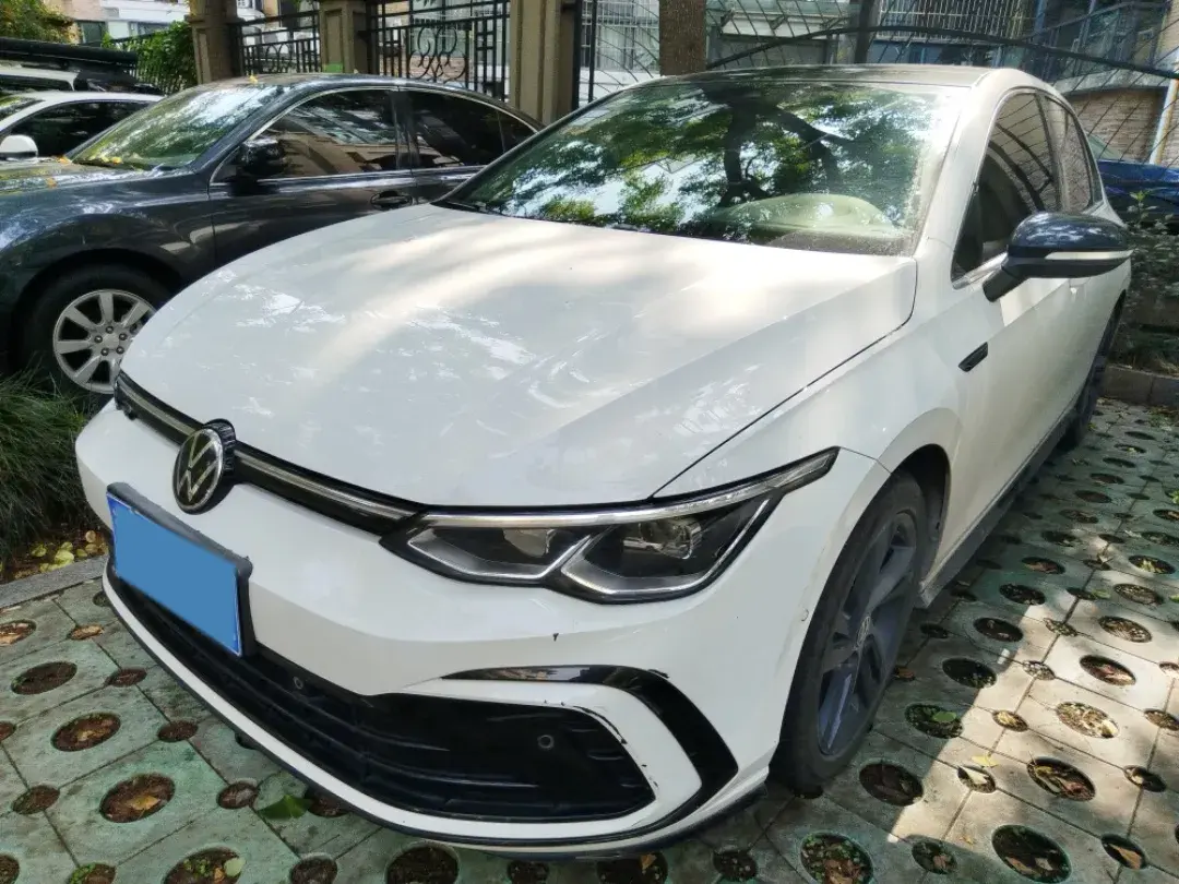 2021 VOLKSWAGEN GOLF view 1