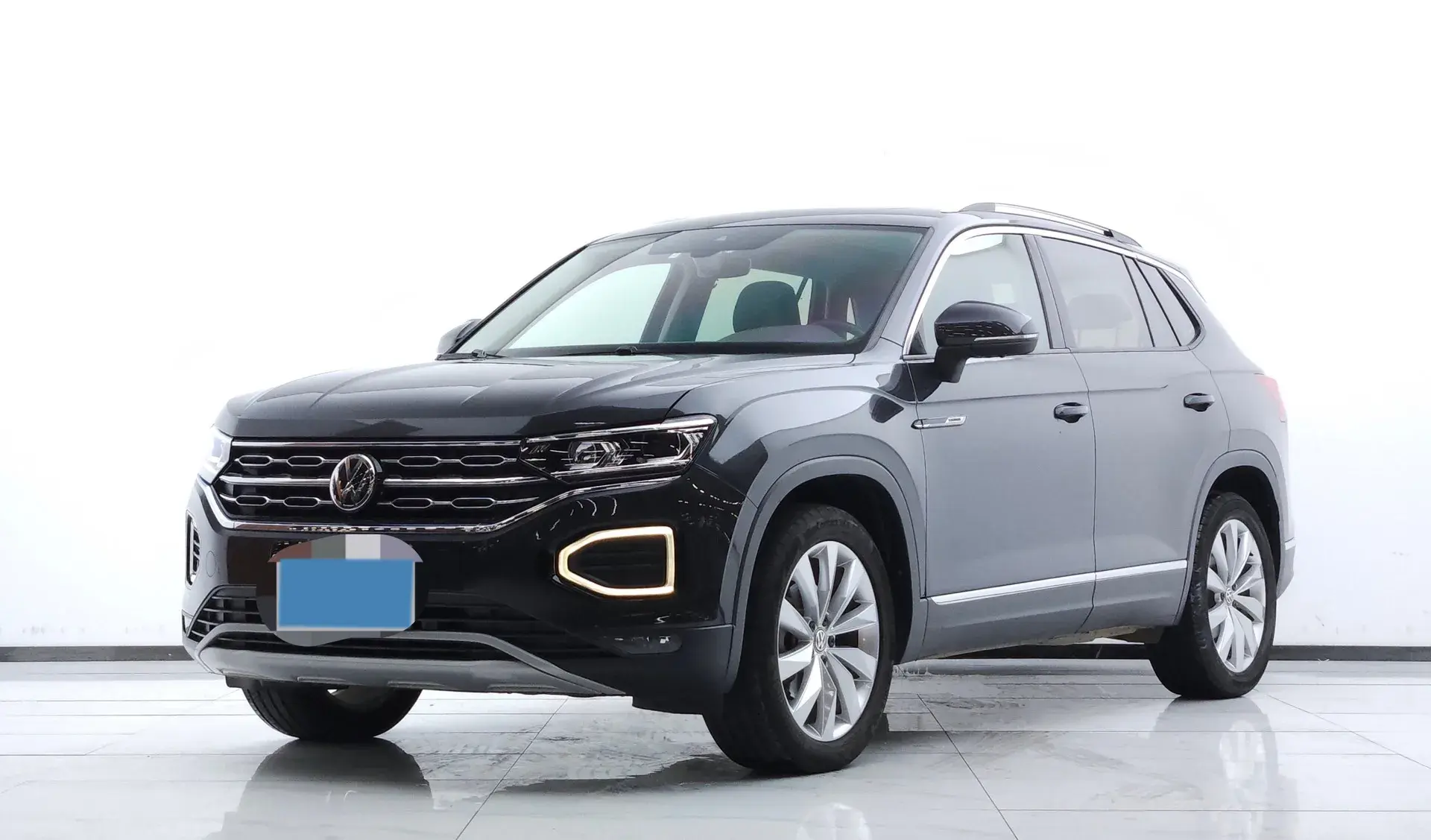 2020 VOLKSWAGEN TAYRON view 1