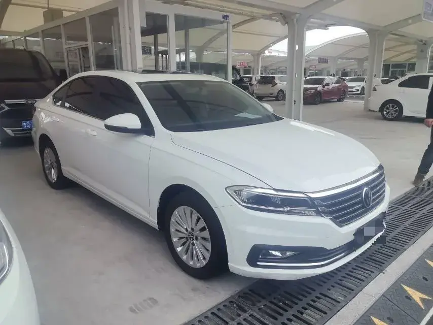 2021 VOLKSWAGEN LAVIDA thumbnail 2