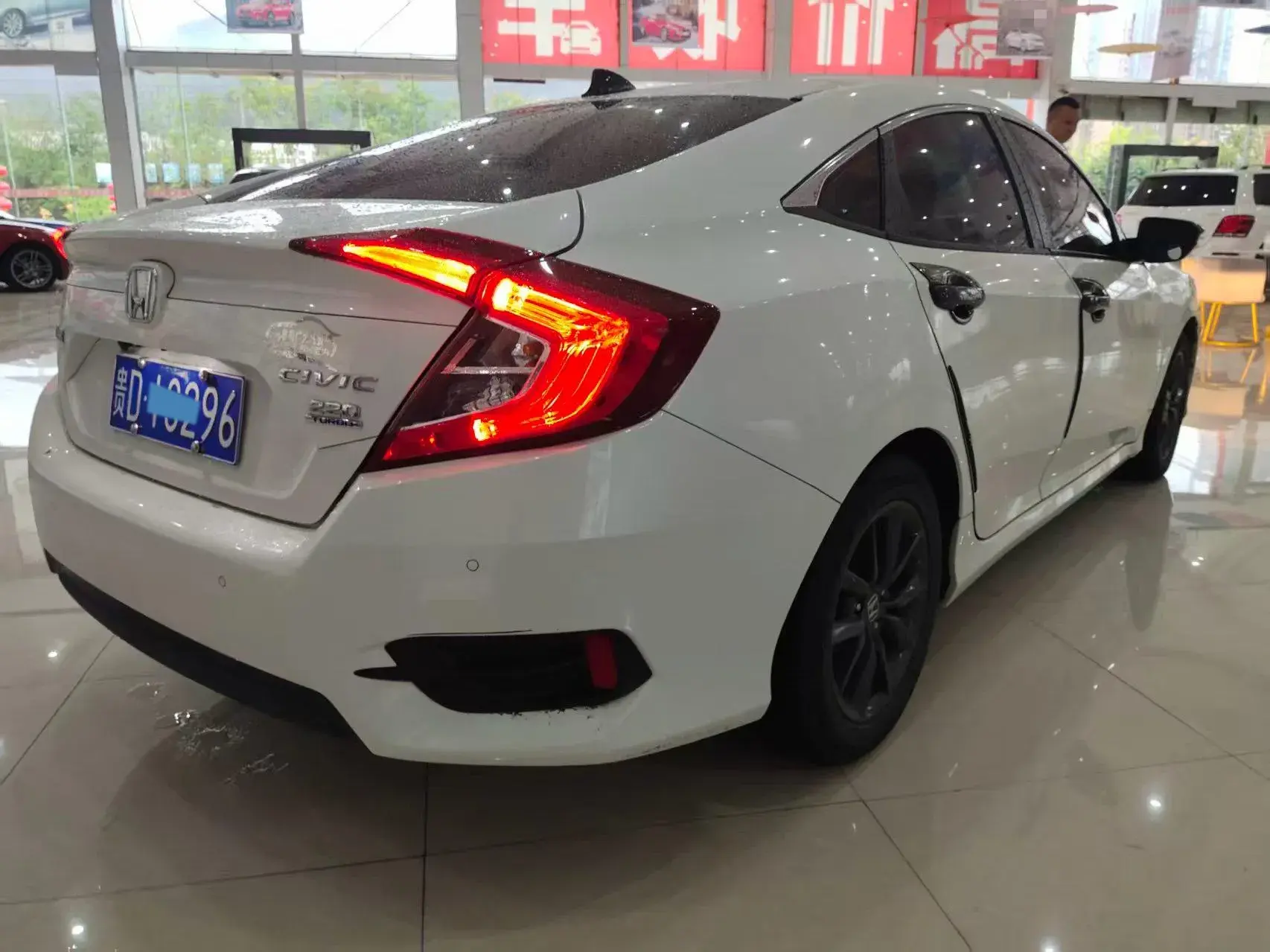 2019 HONDA CIVIC thumbnail 4