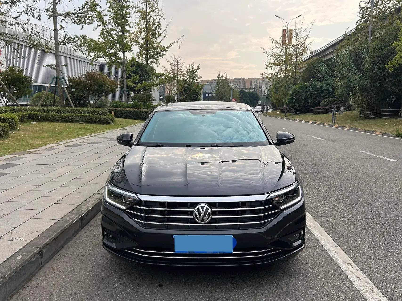 2021 VOLKSWAGEN SAGITAR thumbnail 2