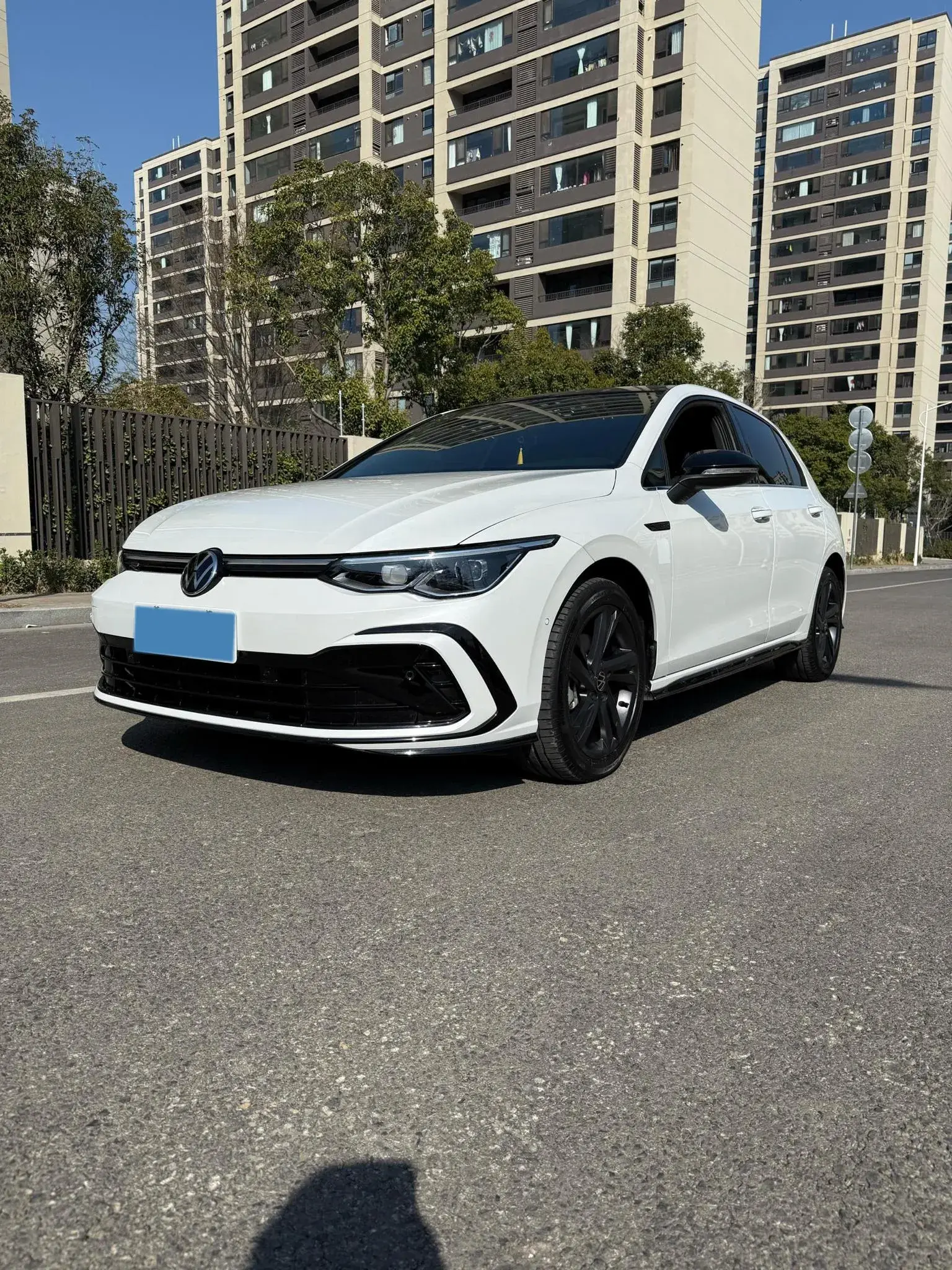 2021 VOLKSWAGEN GOLF view 1