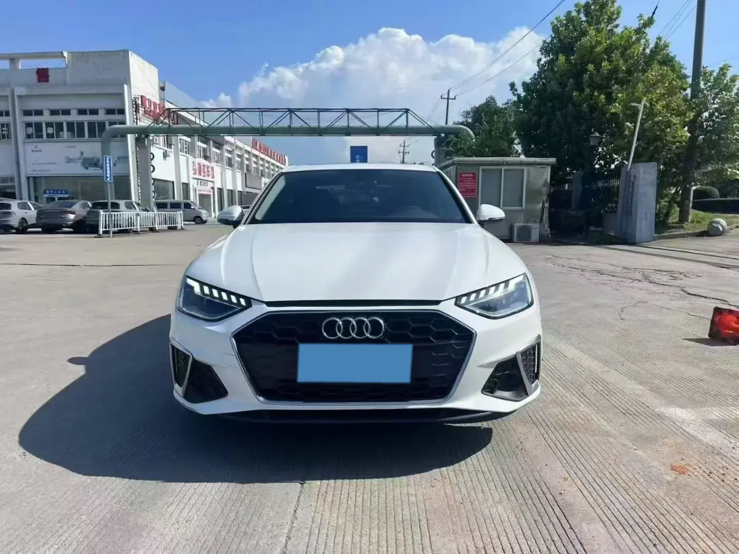 2025 AUDI A4L thumbnail 2