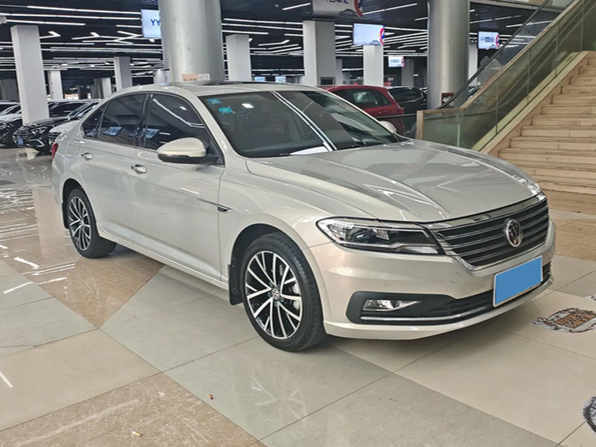 2018 VOLKSWAGEN LAVIDA thumbnail 3