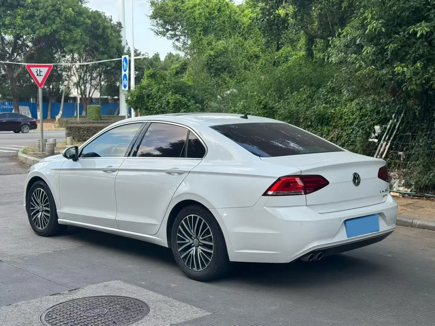 2017 VOLKSWAGEN LAMANDO thumbnail 4