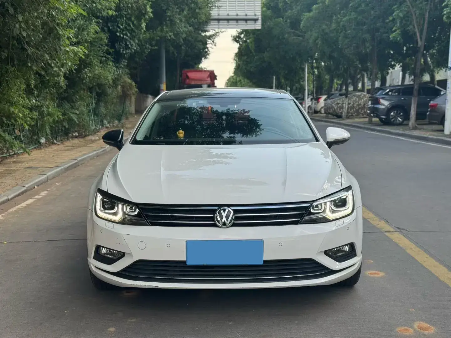 2017 VOLKSWAGEN LAMANDO thumbnail 2