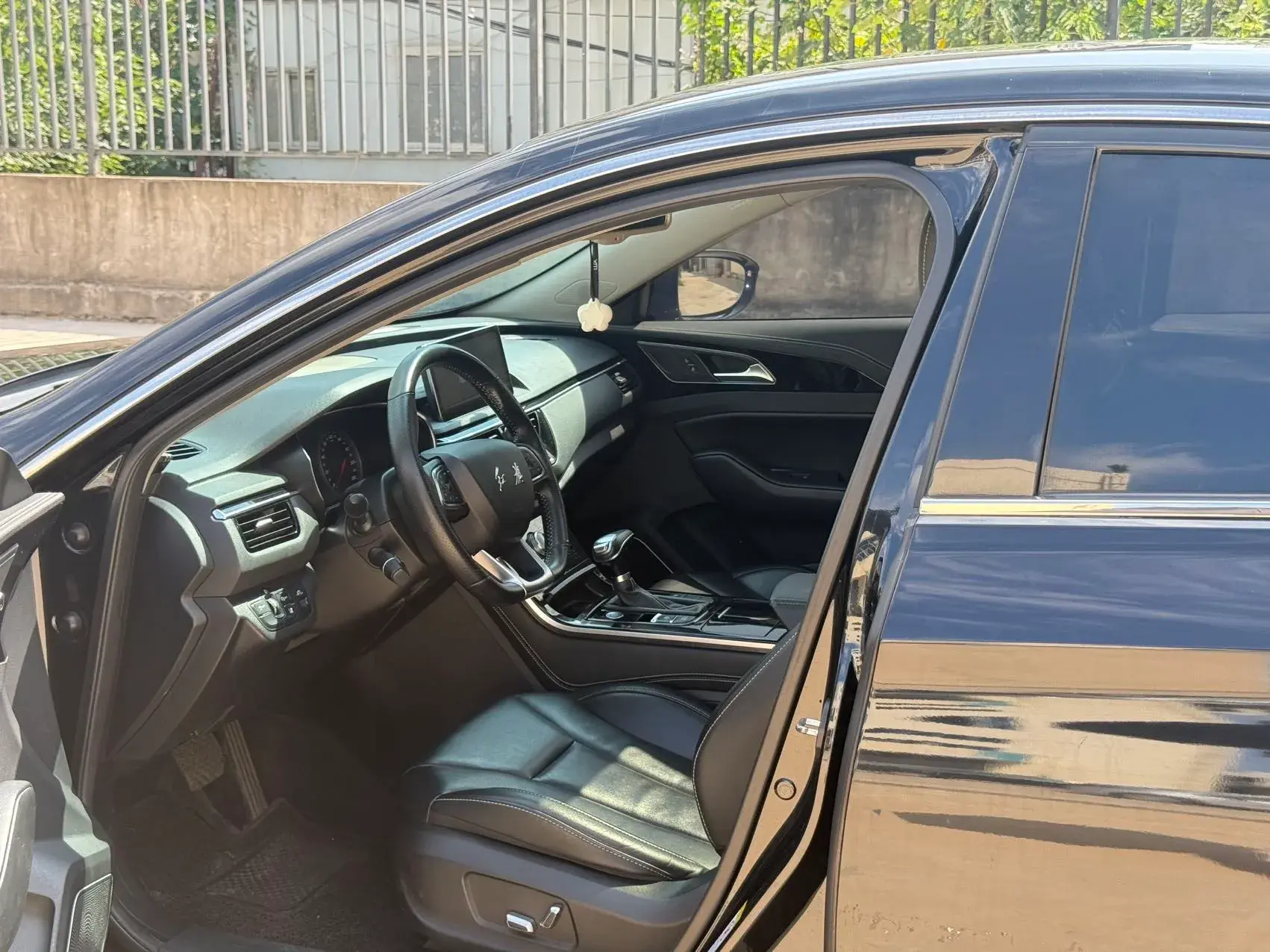 2018 HONGQI H5 thumbnail 4