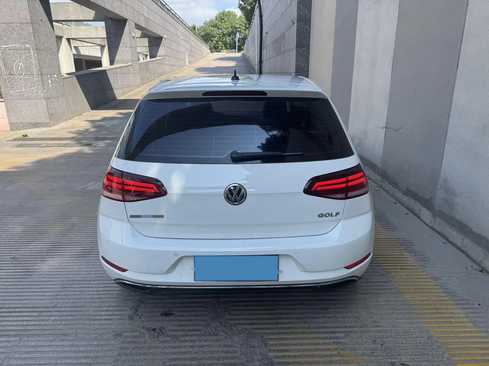 2019 VOLKSWAGEN GOLF thumbnail 4