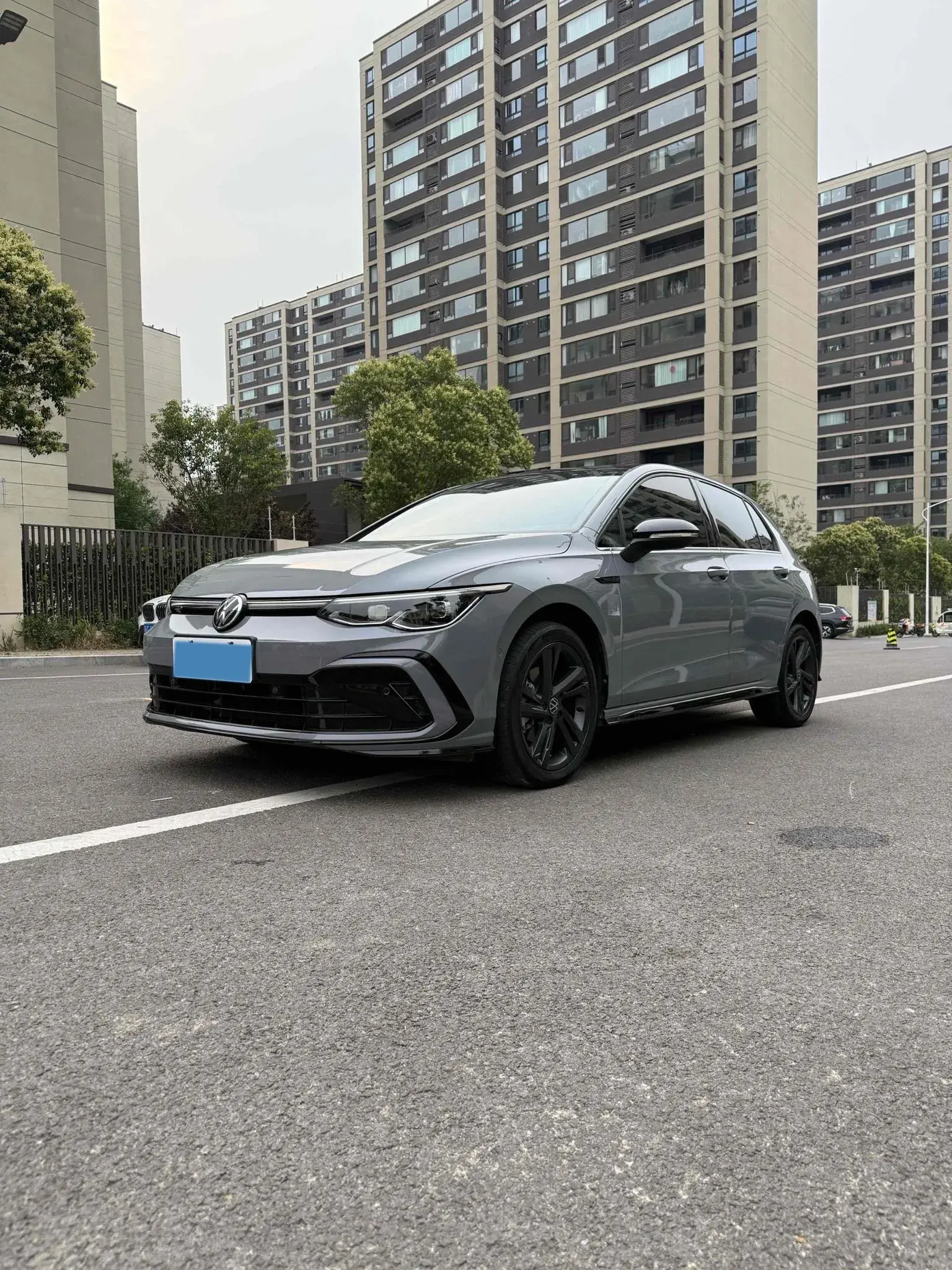 2021 VOLKSWAGEN GOLF view 1