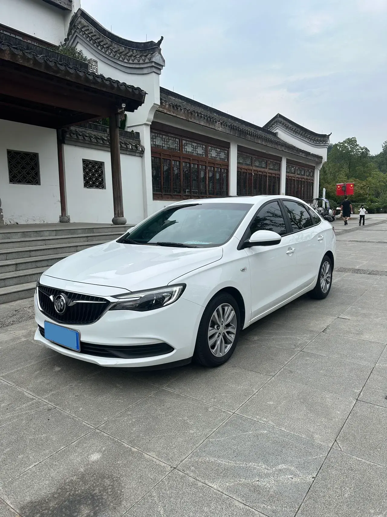 2021 BUICK EXCELLE view 1