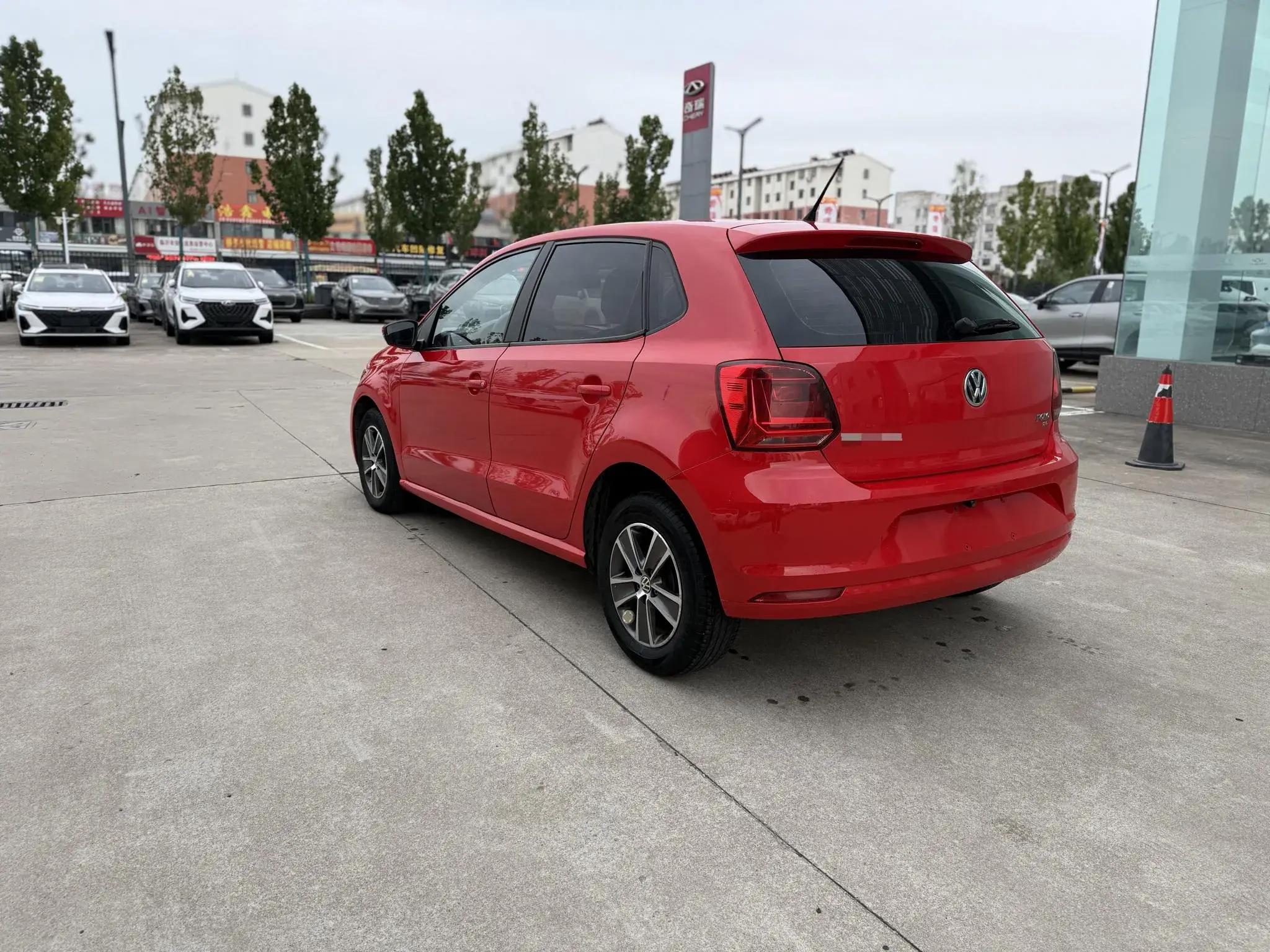 2018 VOLKSWAGEN POLO thumbnail 4