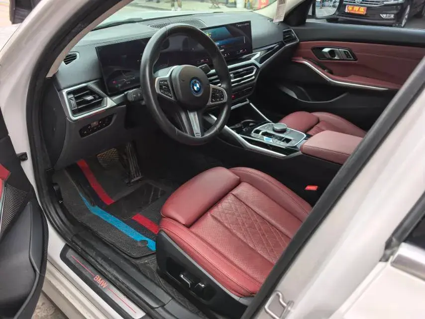 2025 BMW I3 thumbnail 4