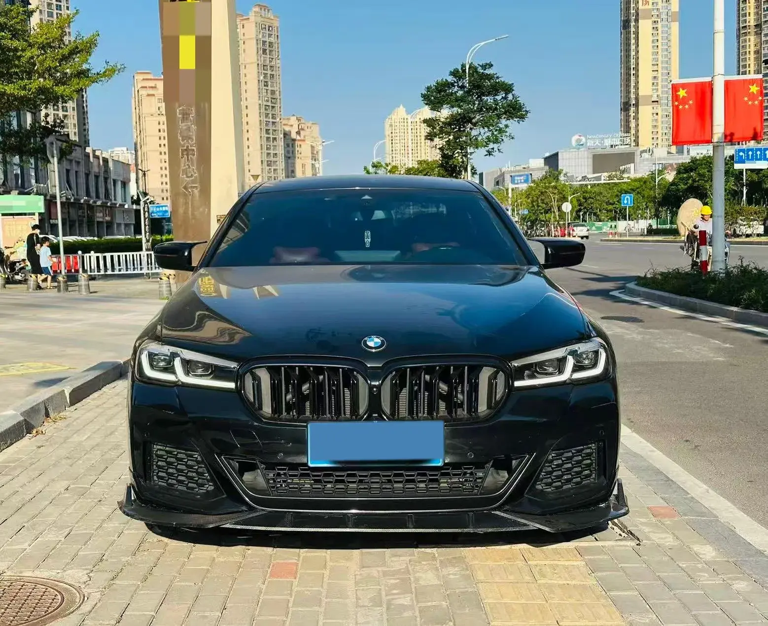 2021 BMW 5 thumbnail 3