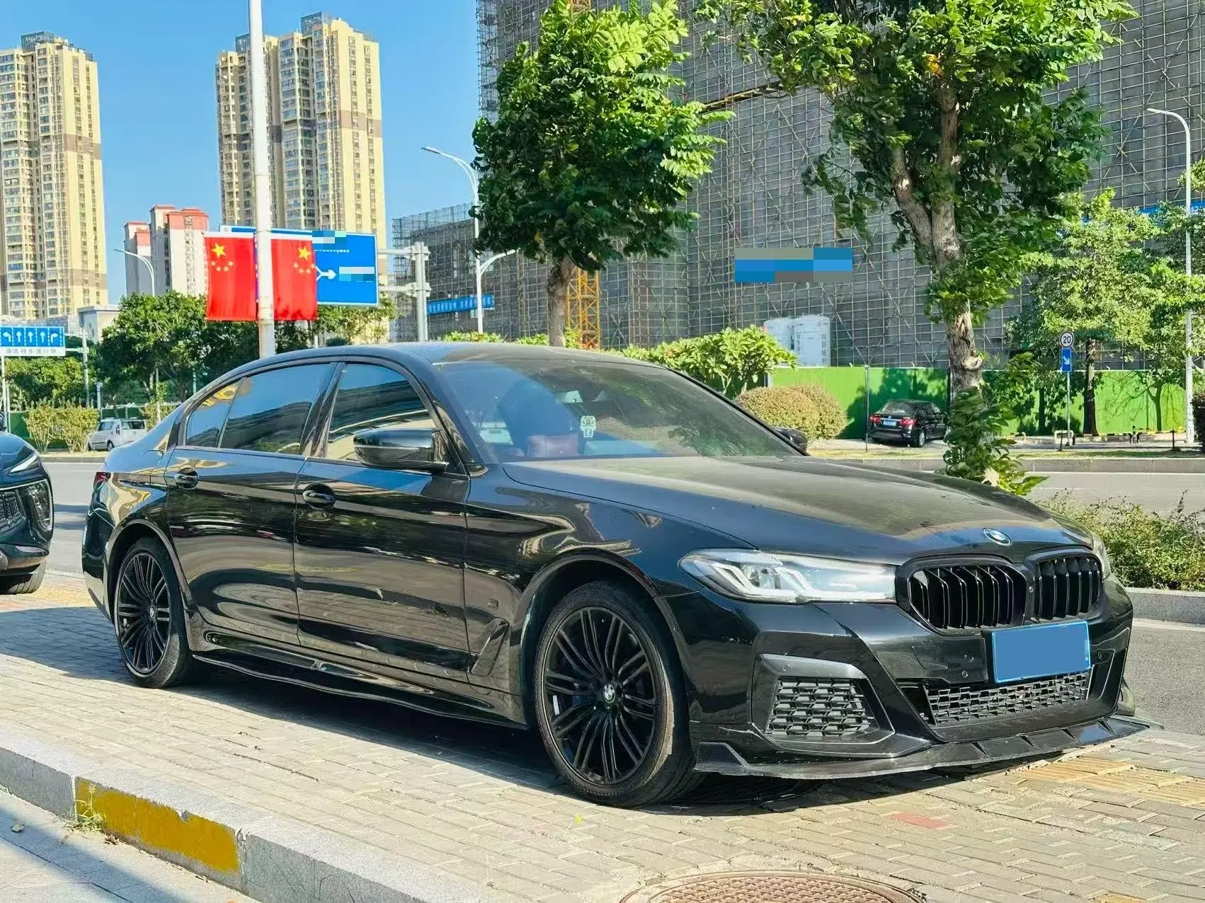2021 BMW 5 thumbnail 2