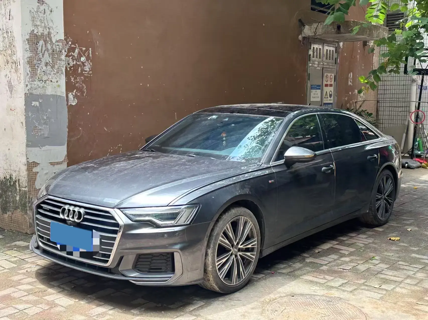 2020 AUDI A6L view 1