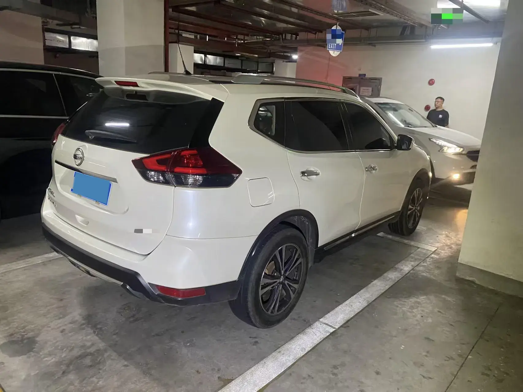 2021 NISSAN X-TRAIL thumbnail 4