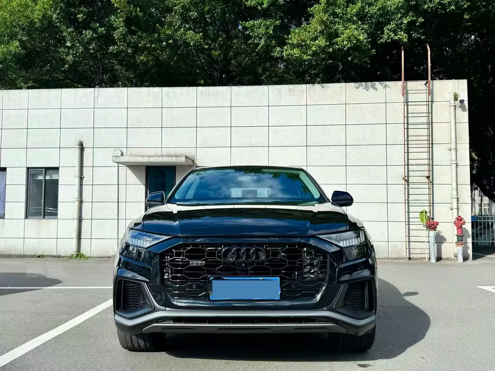 2022 AUDI Q8 thumbnail 2