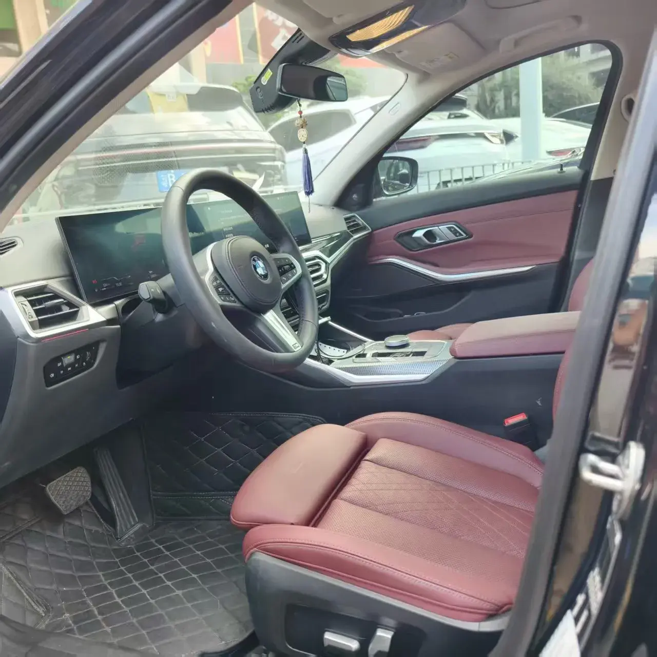 2023 BMW 3 thumbnail 2