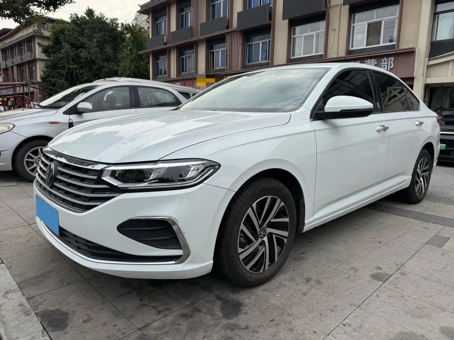 2023 VOLKSWAGEN LAVIDA view 1