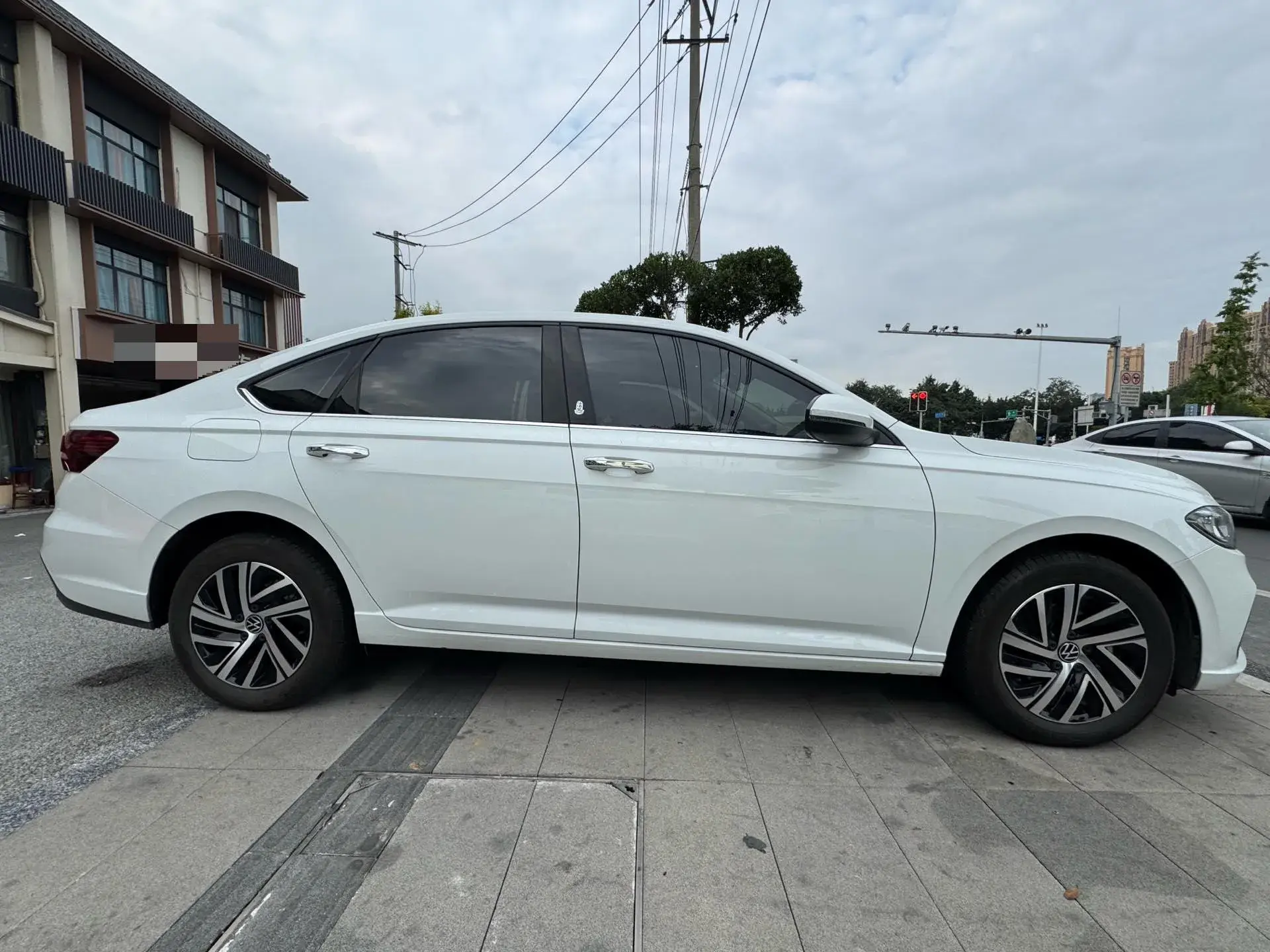 2023 VOLKSWAGEN LAVIDA thumbnail 4