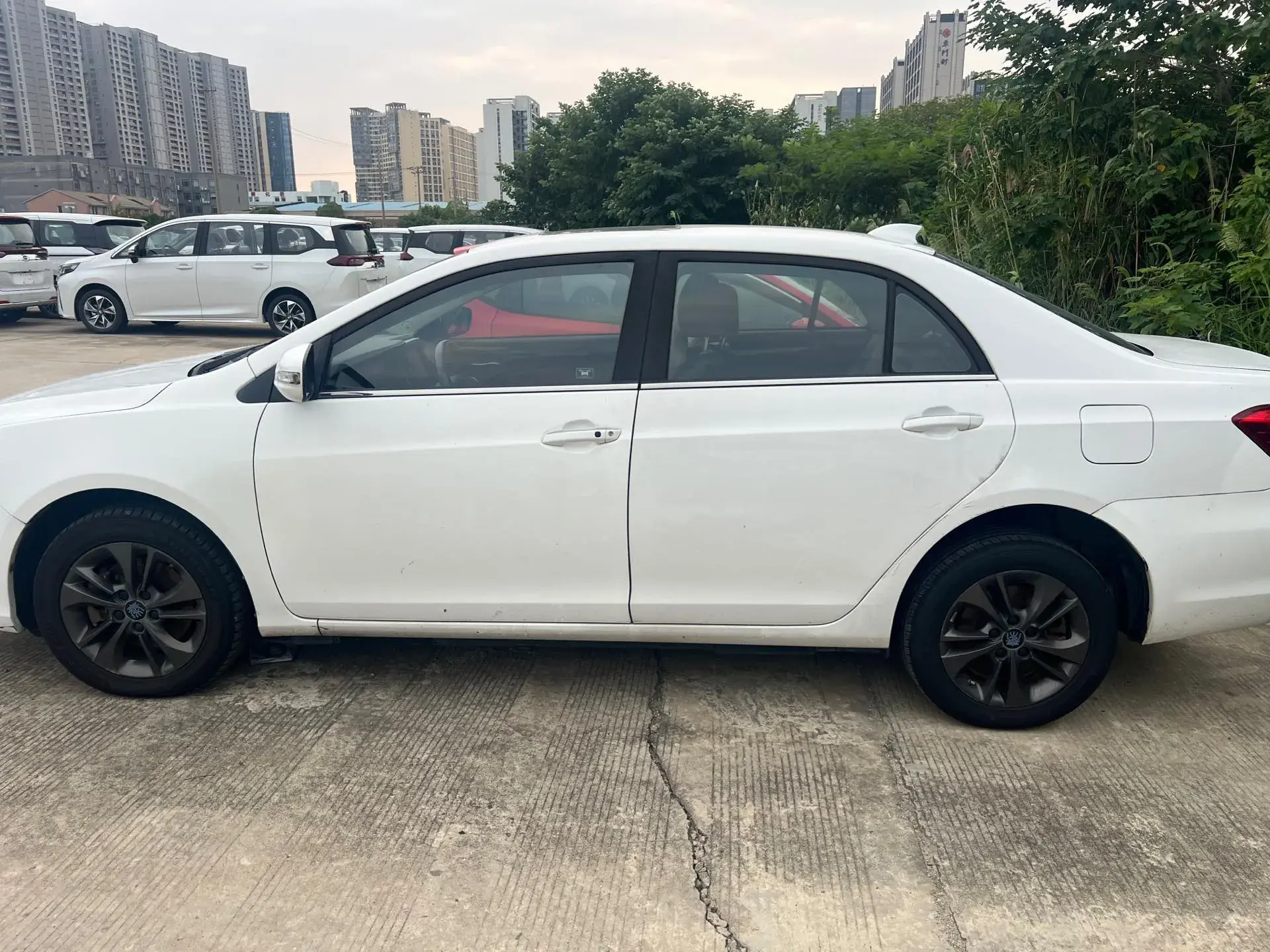 2017 BYD QIN thumbnail 3